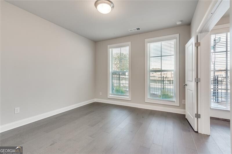 Alpharetta, Georgia 30009, United States, 4 Bedrooms Bedrooms, ,4 BathroomsBathrooms,Residential,Pending,49780