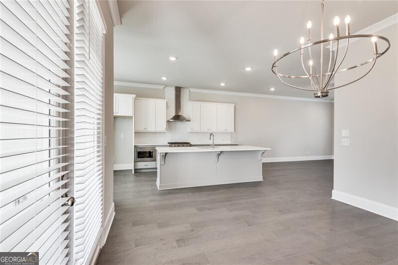 Alpharetta, Georgia 30009, United States, 4 Bedrooms Bedrooms, ,4 BathroomsBathrooms,Residential,Pending,49780