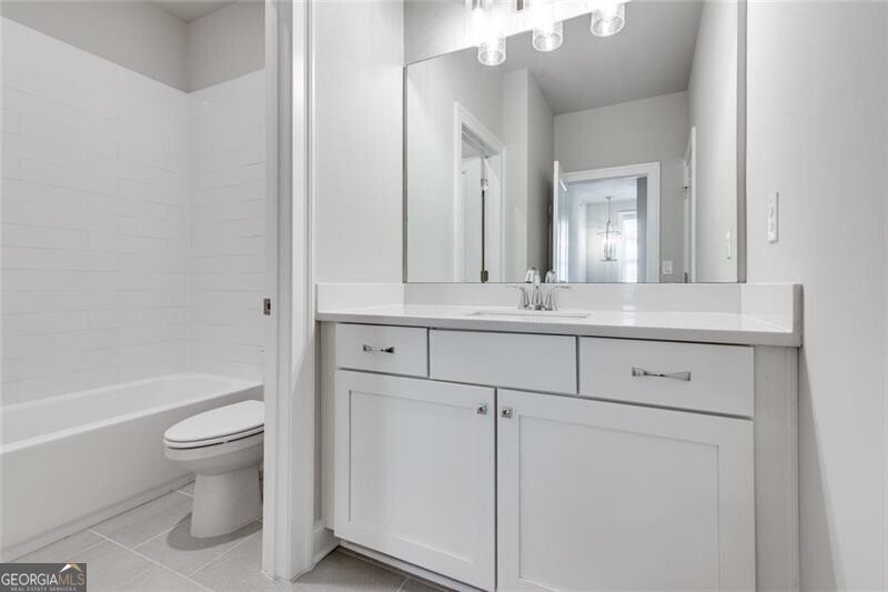 Alpharetta, Georgia 30009, United States, 4 Bedrooms Bedrooms, ,4 BathroomsBathrooms,Residential,Pending,49780