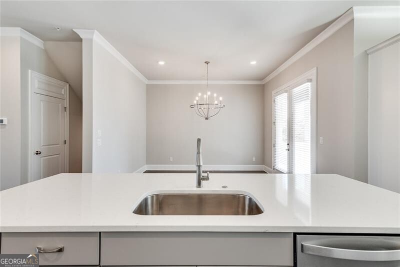 Alpharetta, Georgia 30009, United States, 4 Bedrooms Bedrooms, ,4 BathroomsBathrooms,Residential,Pending,49780