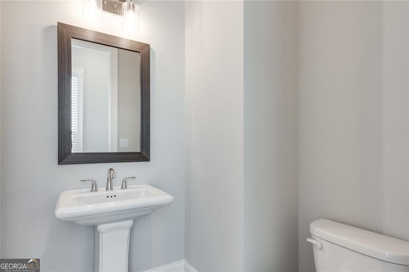 Alpharetta, Georgia 30009, United States, 4 Bedrooms Bedrooms, ,4 BathroomsBathrooms,Residential,Pending,49780