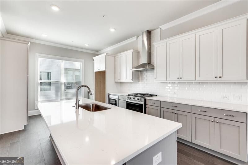 Alpharetta, Georgia 30009, United States, 4 Bedrooms Bedrooms, ,4 BathroomsBathrooms,Residential,Pending,49780