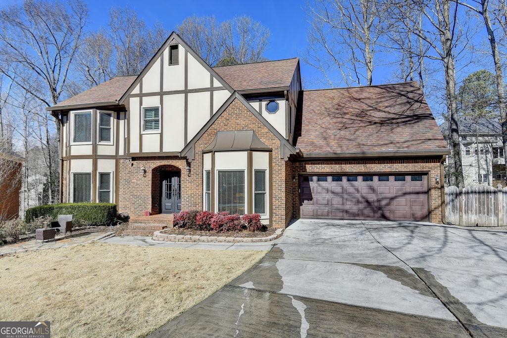 Photo of 350 S Satinwood Place, Roswell, GA 30076 (MLS # 10676924)