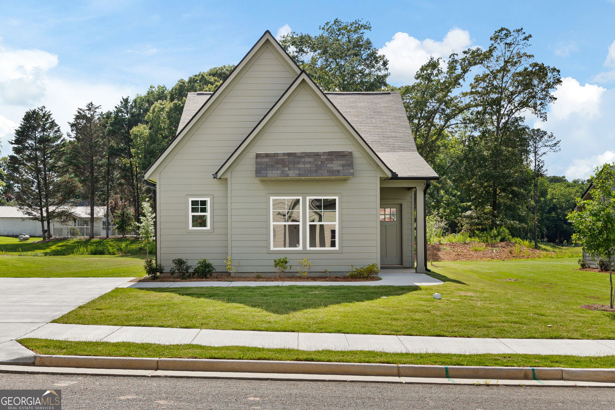 105 Winston WAY