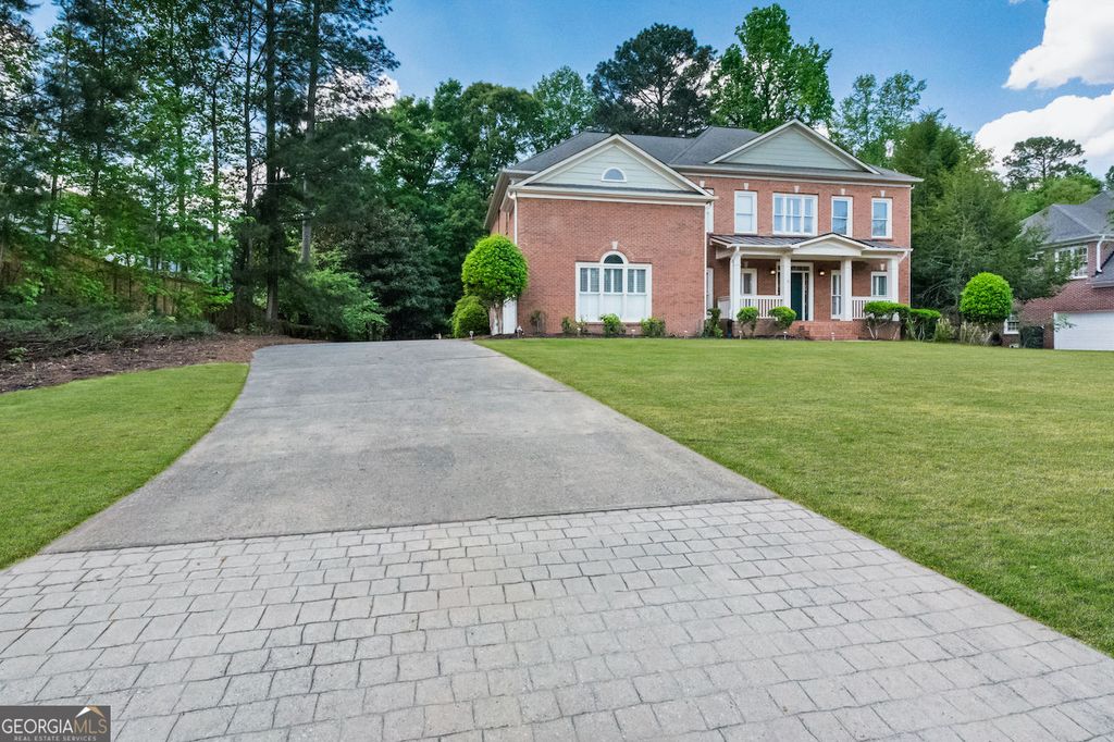 Photo of 780 River Cliff Court, Suwanee, GA 30024 (MLS # 10755372)