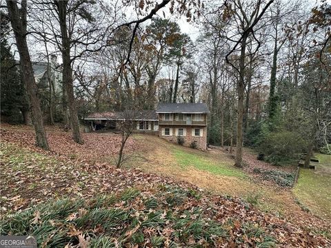 805 Loridans CIR NE Atlanta GA 30342