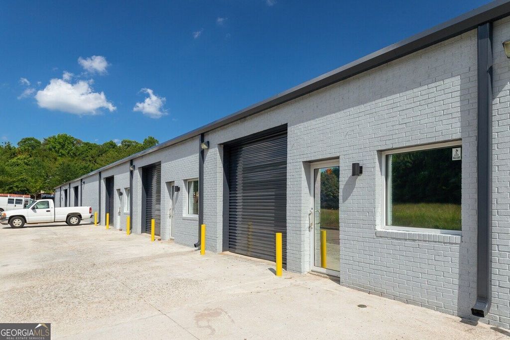 Photo of 2427 Hilton Way #100, Gainesville, GA 30501 (MLS # 10679692)