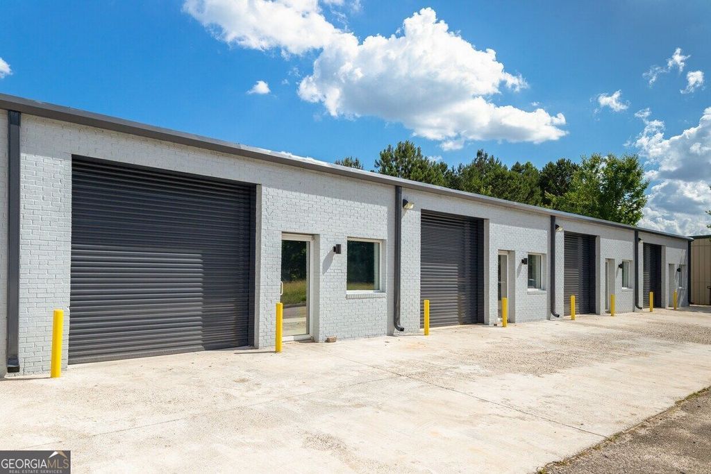 Photo of 2427 Hilton Way #100, Gainesville, GA 30501 (MLS # 10679692)