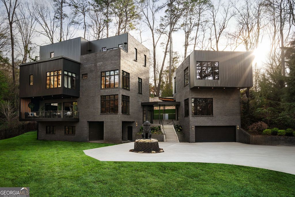 Photo of 345 Pinecrest Road NE, Atlanta, GA 30342 (MLS # 10681391)