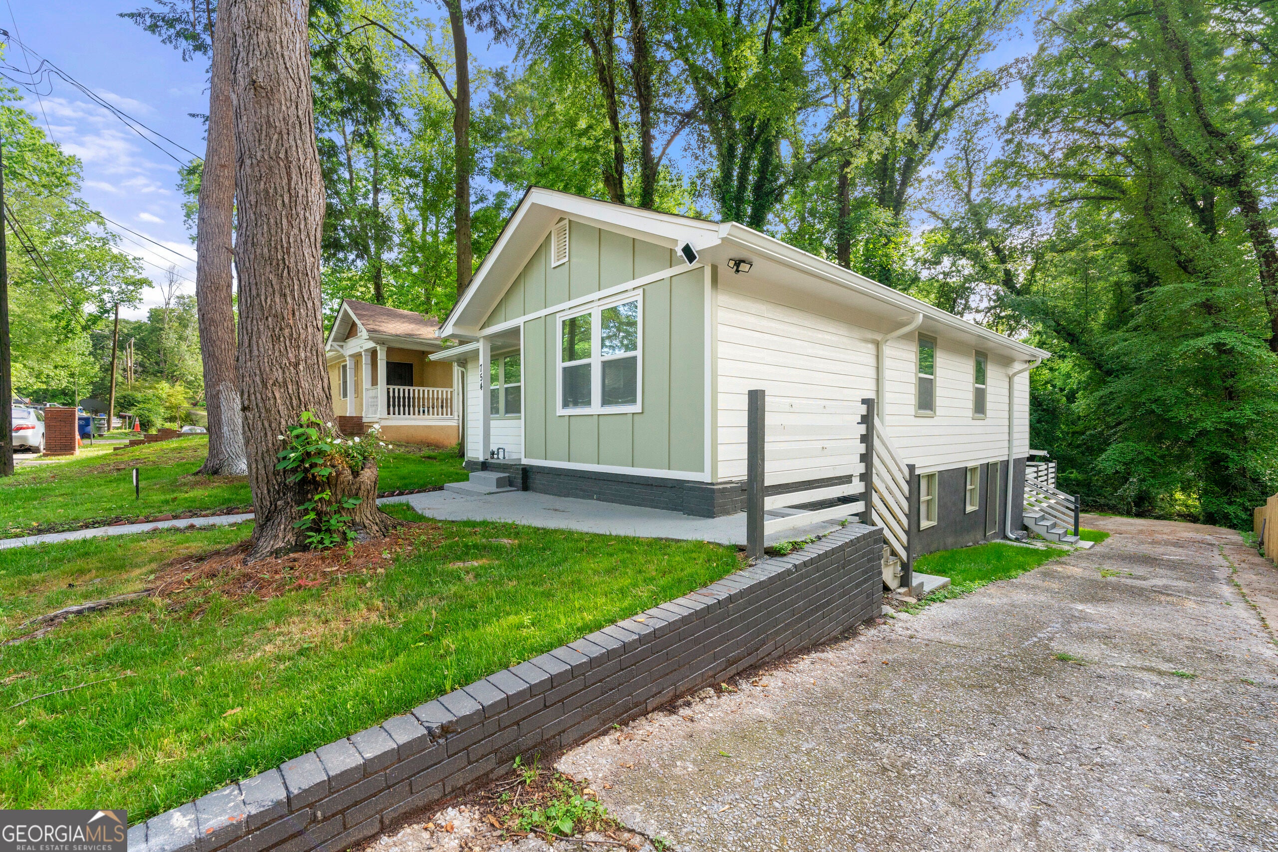 754 S Grand AVE NW