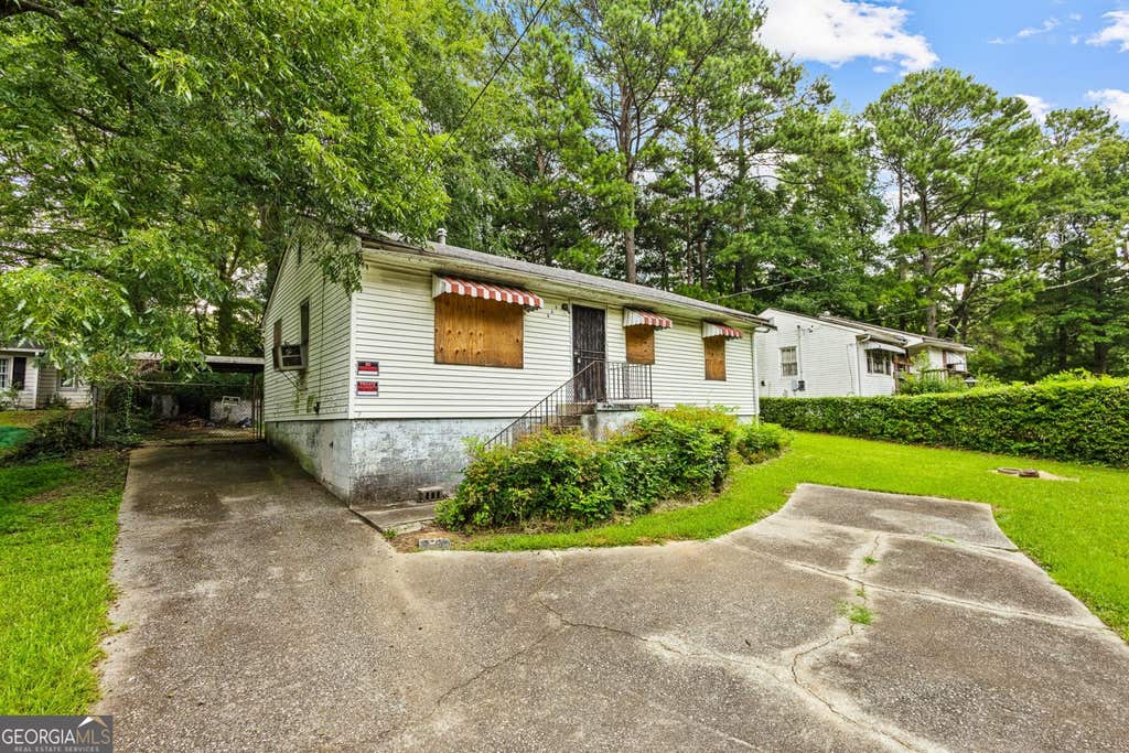 Photo of 449 Hamilton E Holmes Drive NW, Atlanta, GA 30318 (MLS # 10822224)