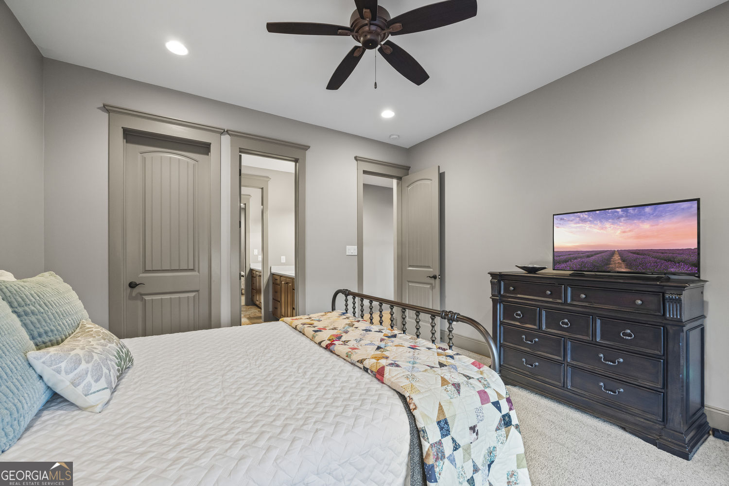 Toccoa, Georgia 30577, United States, 5 Bedrooms Bedrooms, ,4 BathroomsBathrooms,Residential,Active,254769