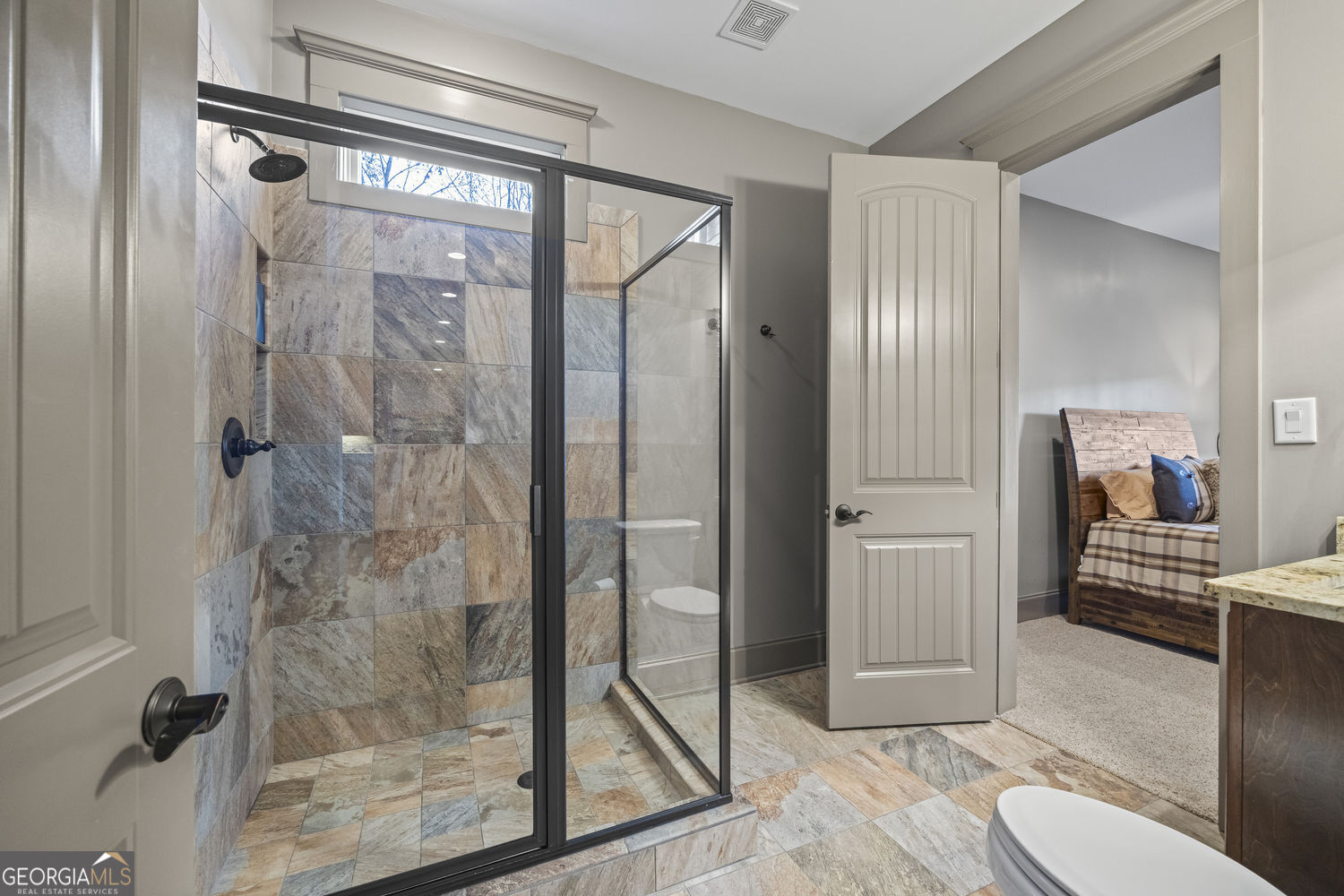 Toccoa, Georgia 30577, United States, 5 Bedrooms Bedrooms, ,4 BathroomsBathrooms,Residential,Active,254769