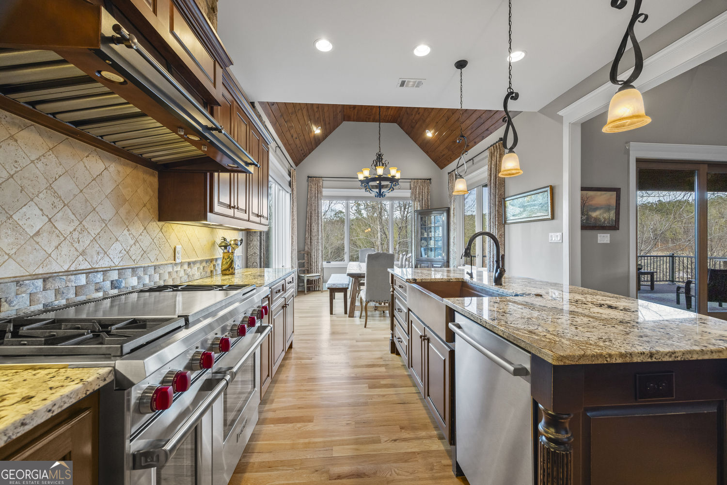 Toccoa, Georgia 30577, United States, 5 Bedrooms Bedrooms, ,4 BathroomsBathrooms,Residential,Active,254769