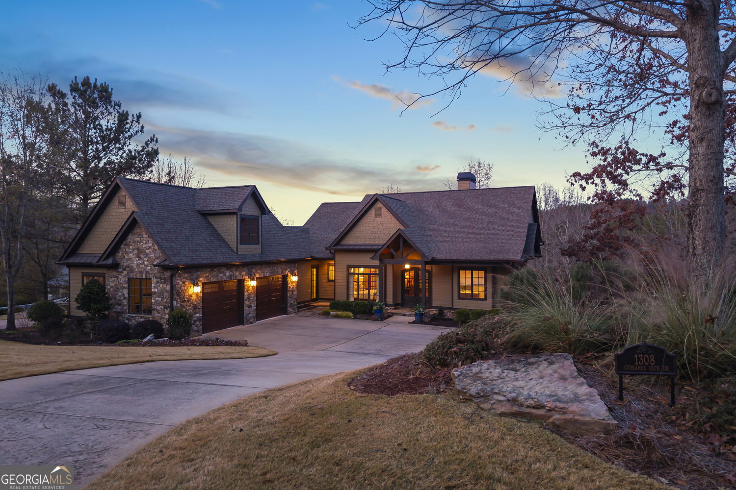 Toccoa, Georgia 30577, United States, 5 Bedrooms Bedrooms, ,4 BathroomsBathrooms,Residential,Active,254769