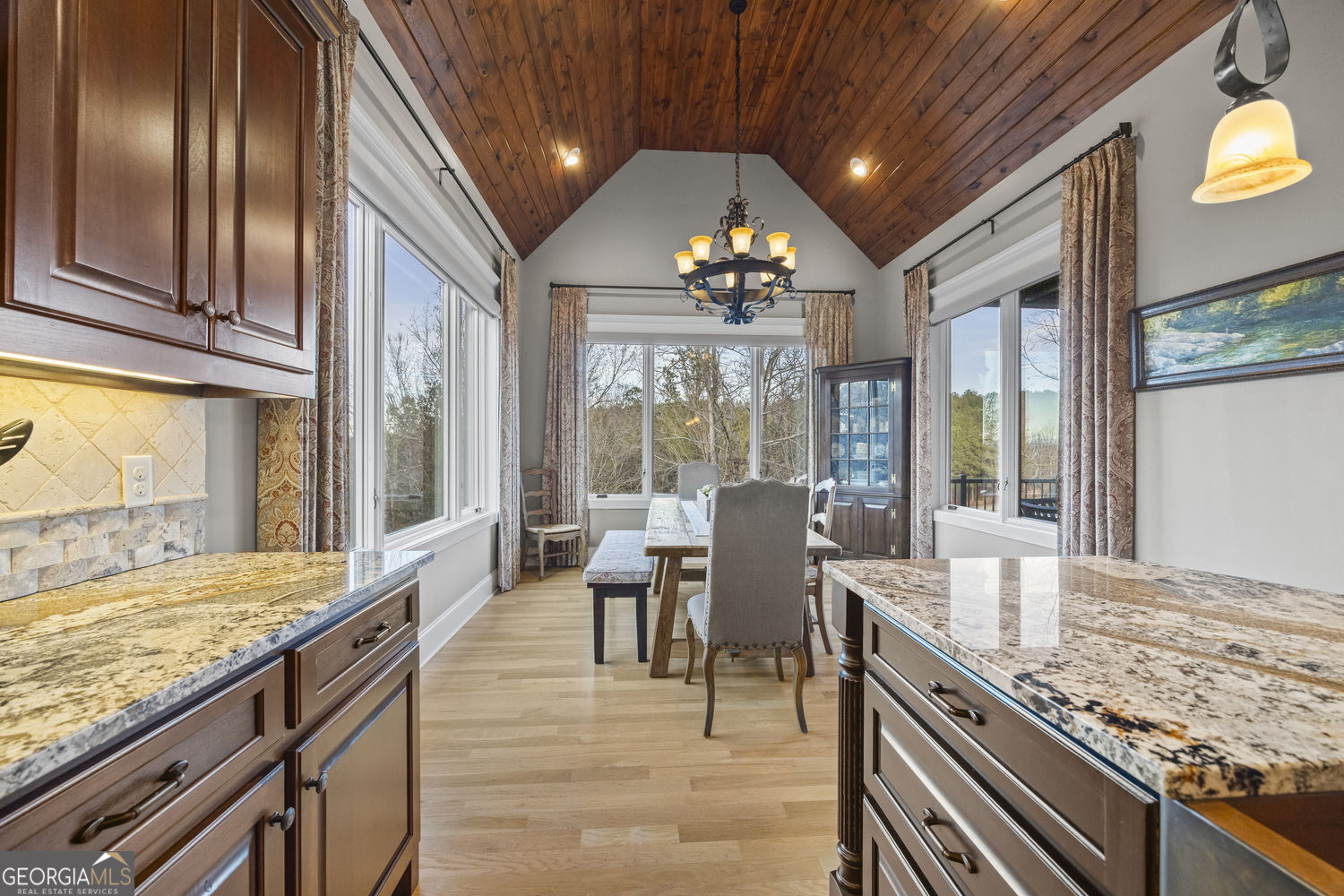 Toccoa, Georgia 30577, United States, 5 Bedrooms Bedrooms, ,4 BathroomsBathrooms,Residential,Active,254769