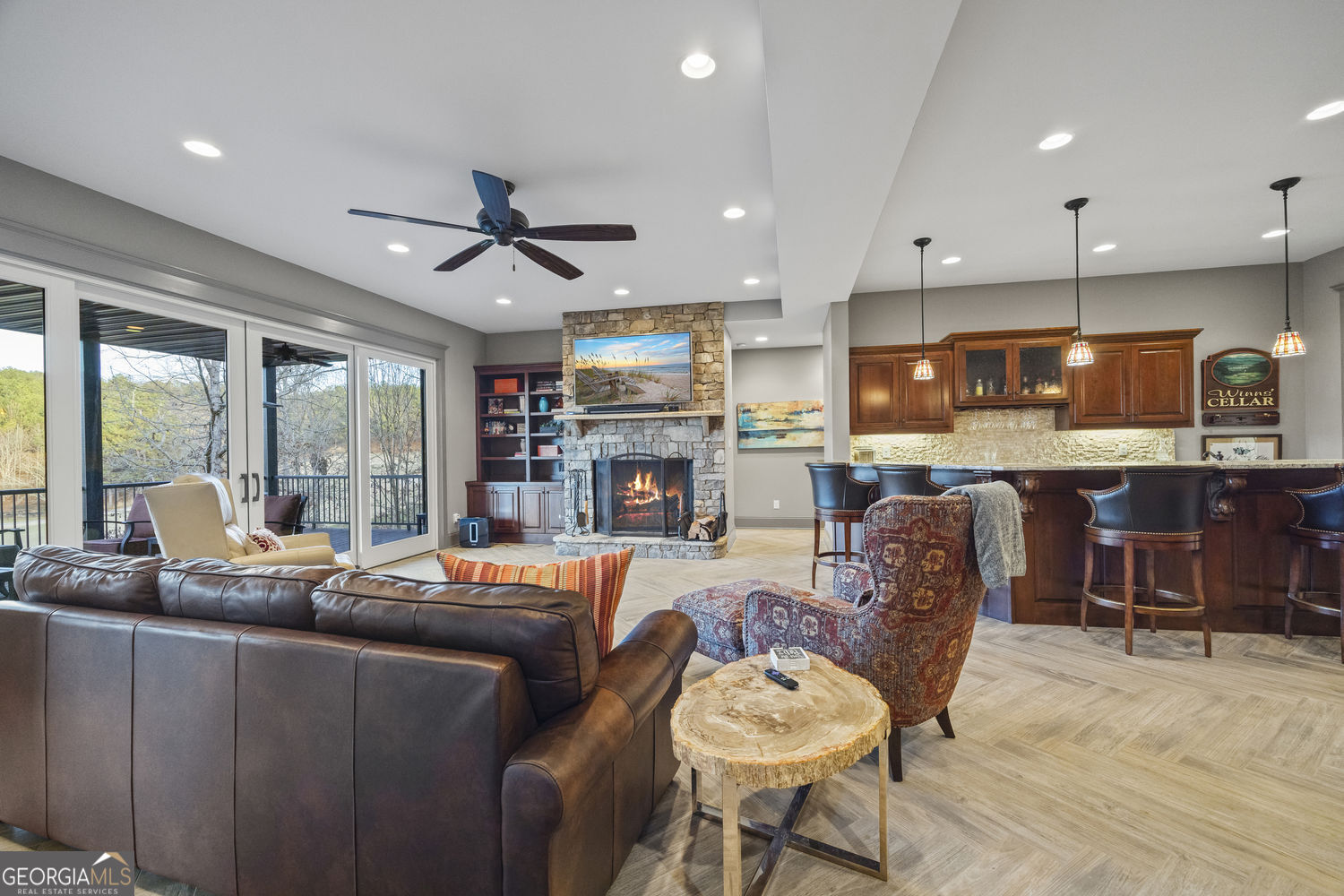 Toccoa, Georgia 30577, United States, 5 Bedrooms Bedrooms, ,4 BathroomsBathrooms,Residential,Active,254769