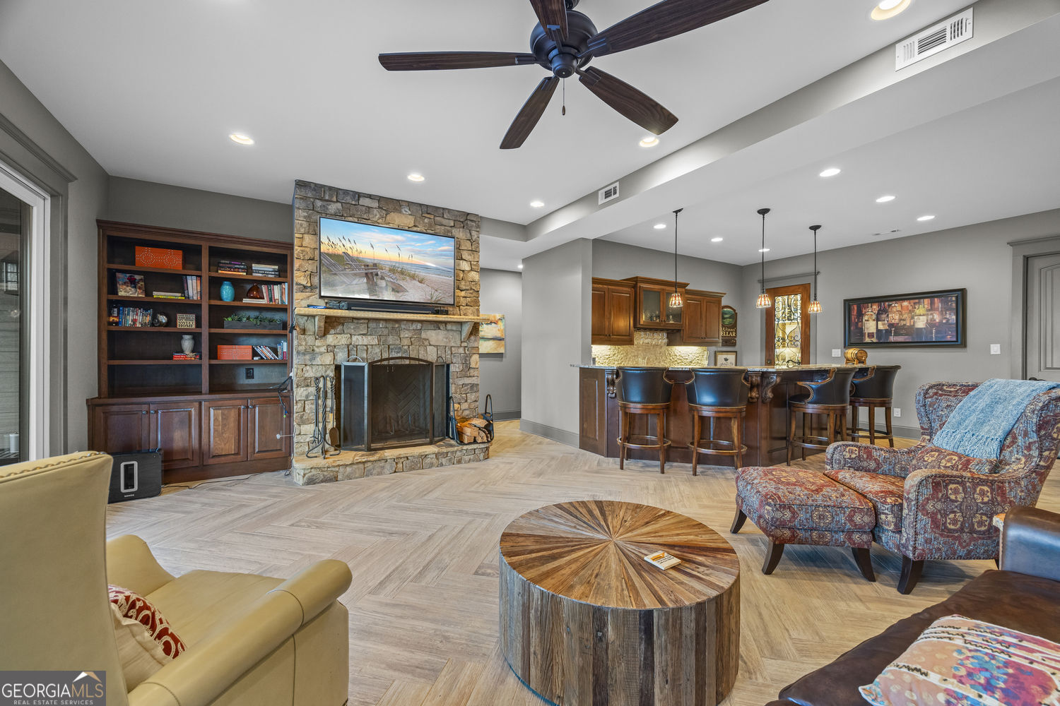 Toccoa, Georgia 30577, United States, 5 Bedrooms Bedrooms, ,4 BathroomsBathrooms,Residential,Active,254769