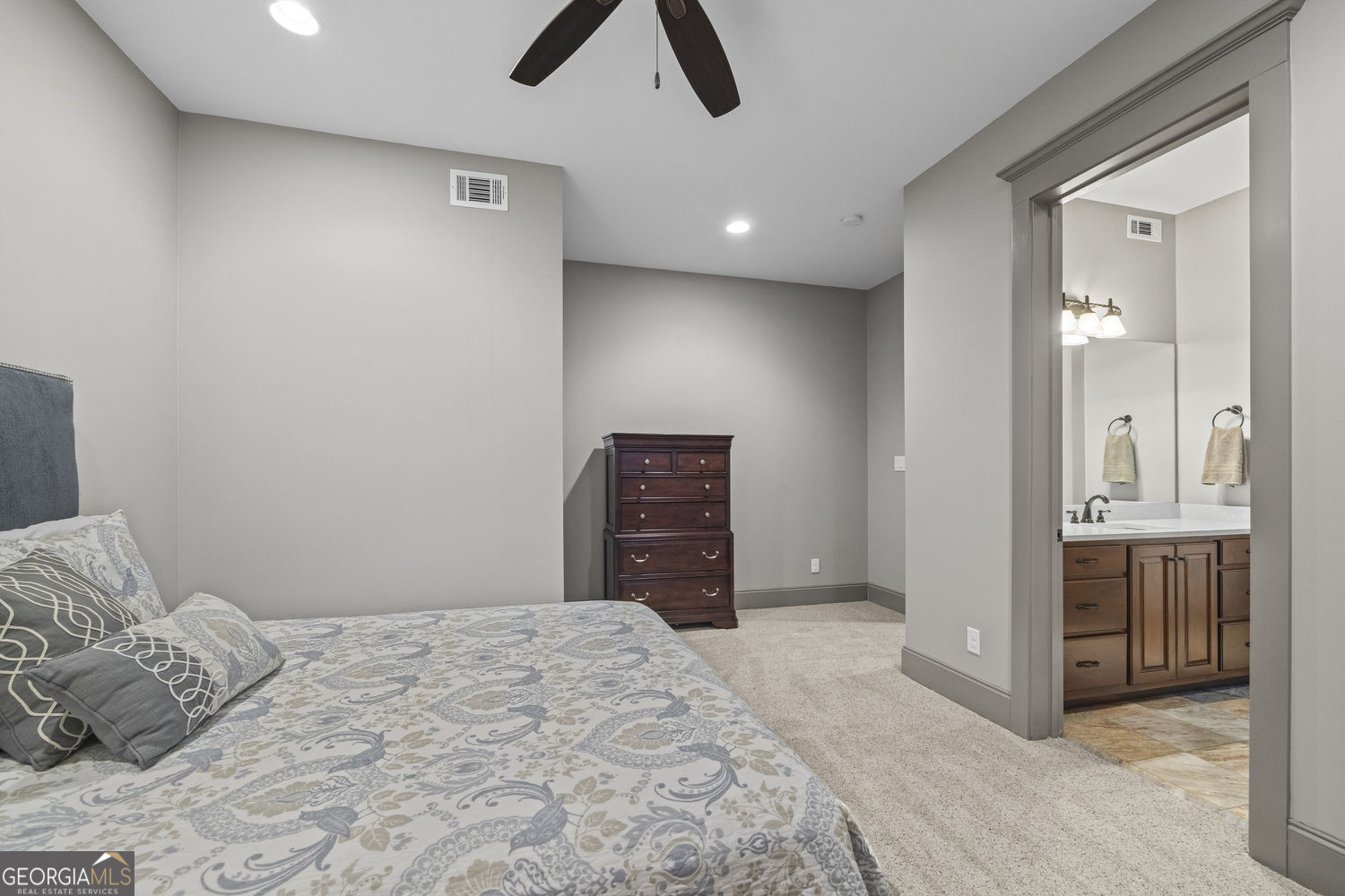 Toccoa, Georgia 30577, United States, 5 Bedrooms Bedrooms, ,4 BathroomsBathrooms,Residential,Active,254769