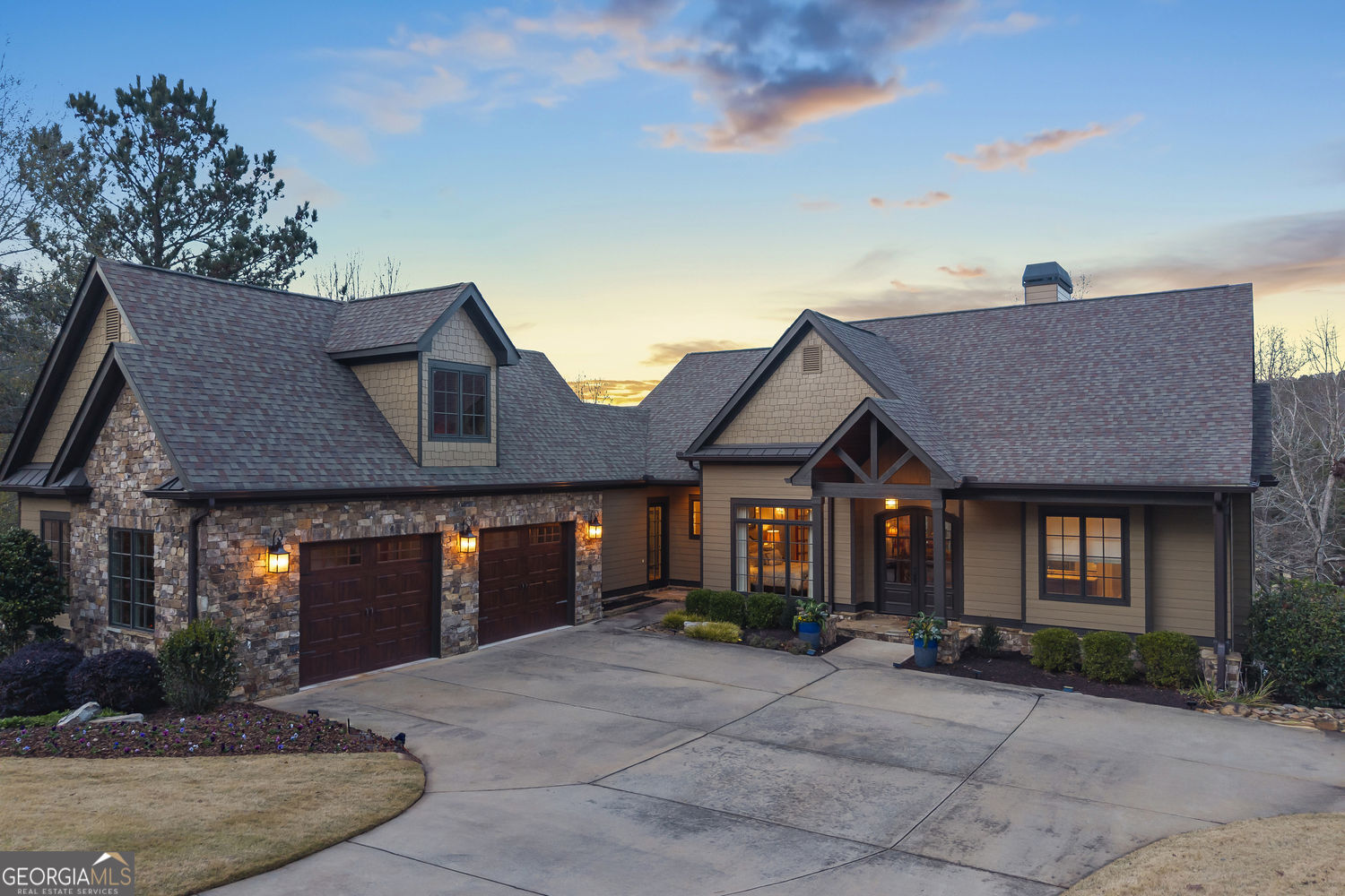 Toccoa, Georgia 30577, United States, 5 Bedrooms Bedrooms, ,4 BathroomsBathrooms,Residential,Active,254769