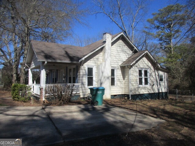 6 Derrick ST