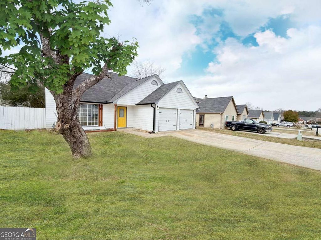 Photo of 5953 Farmbrook Lane, Rex, GA 30273 (MLS # 10687337)