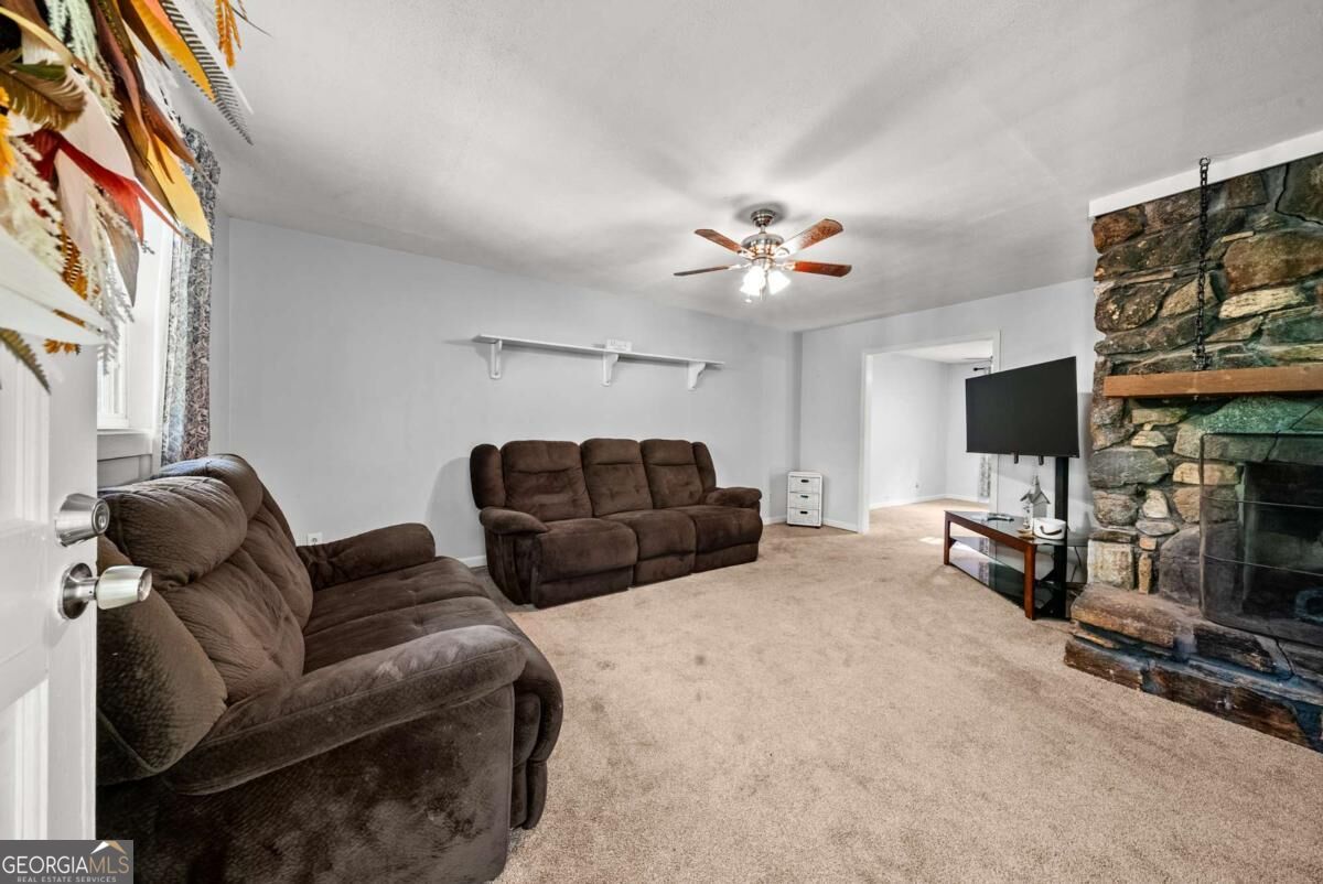 109 Lakeview CIR