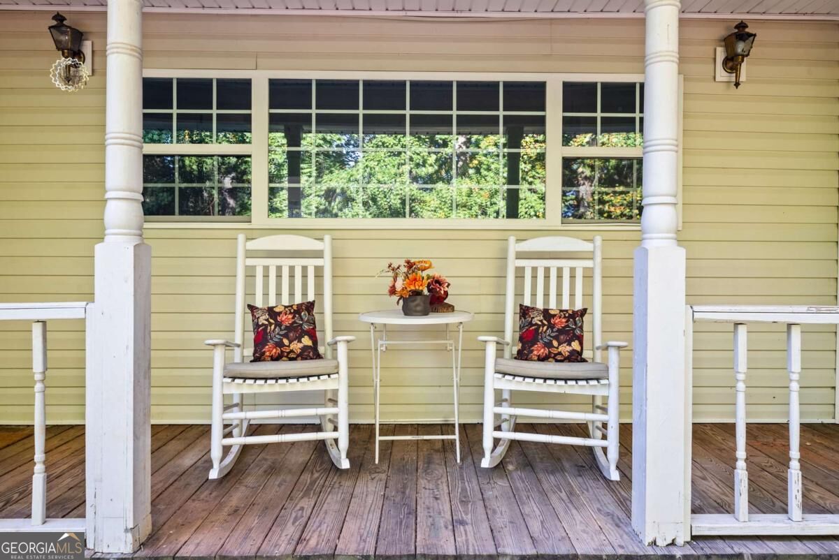 109 Lakeview CIR