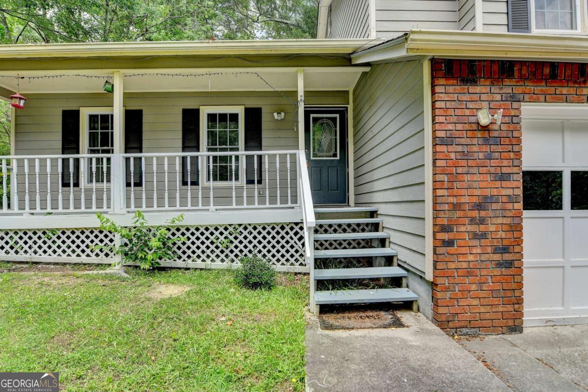 2121 Crescentview DR