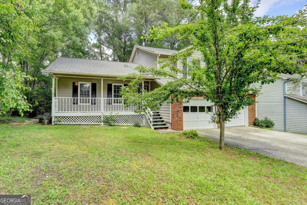 2121 Crescentview DR
