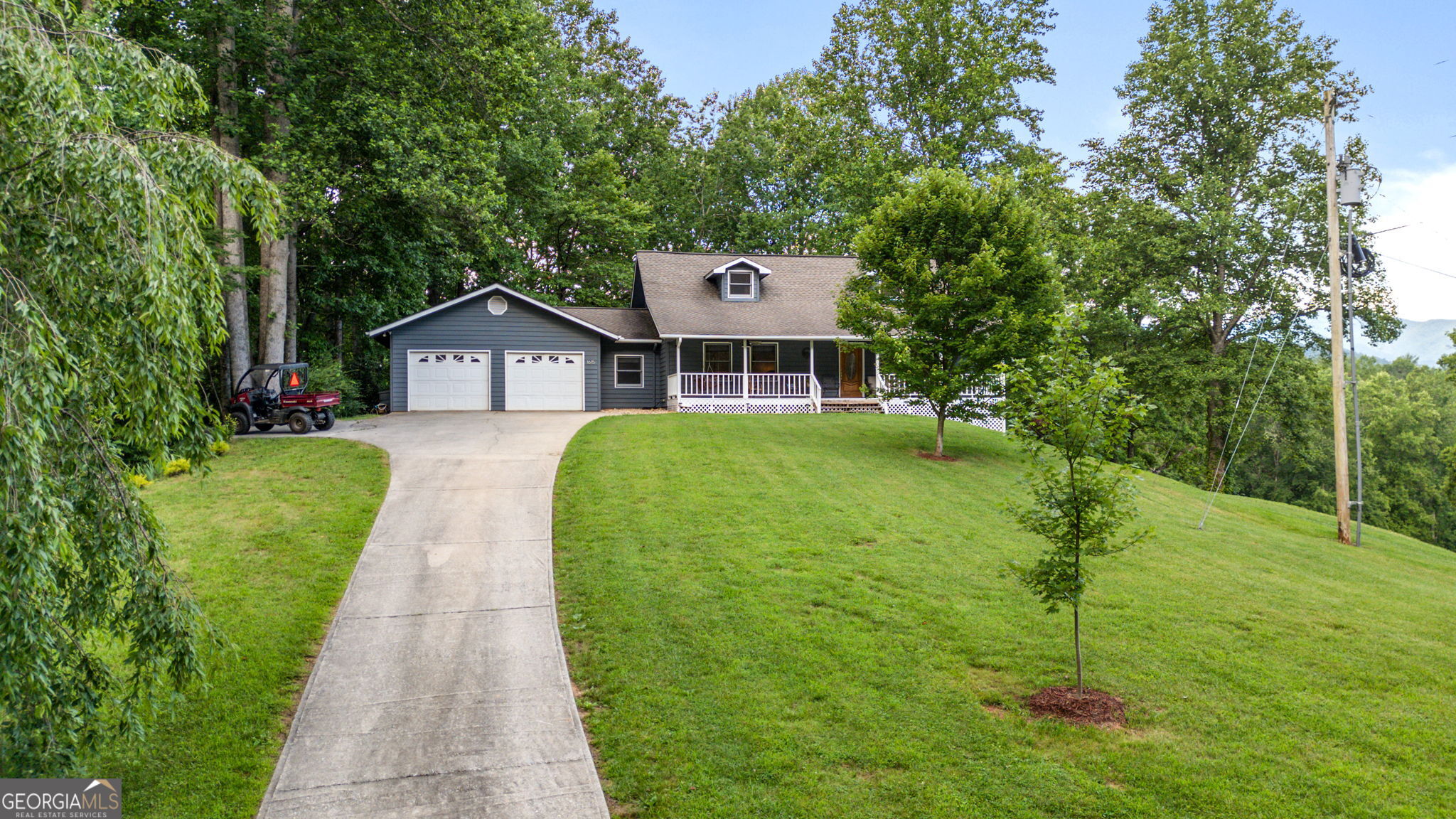1615 East Vineyard RD