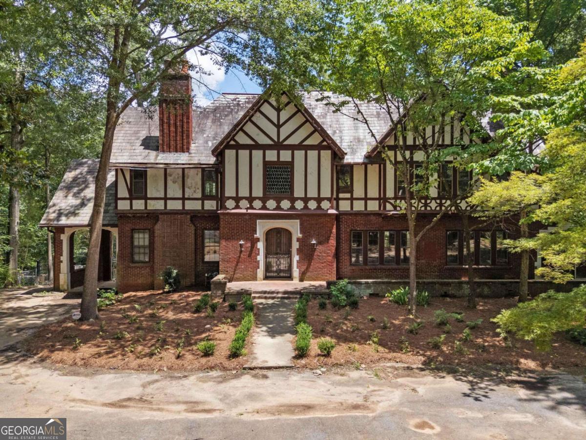 843 Springdale RD NE