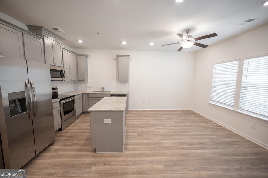 College Park, Georgia 30349, United States, 3 Bedrooms Bedrooms, ,3 BathroomsBathrooms,Residential,Active,86218