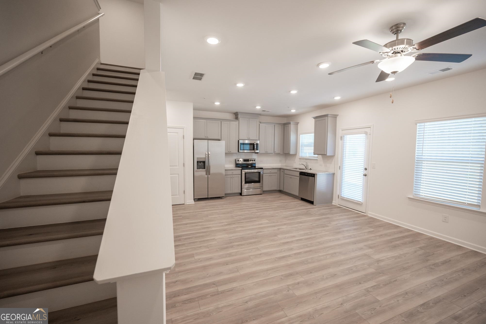 College Park, Georgia 30349, United States, 3 Bedrooms Bedrooms, ,3 BathroomsBathrooms,Residential,Active,86218