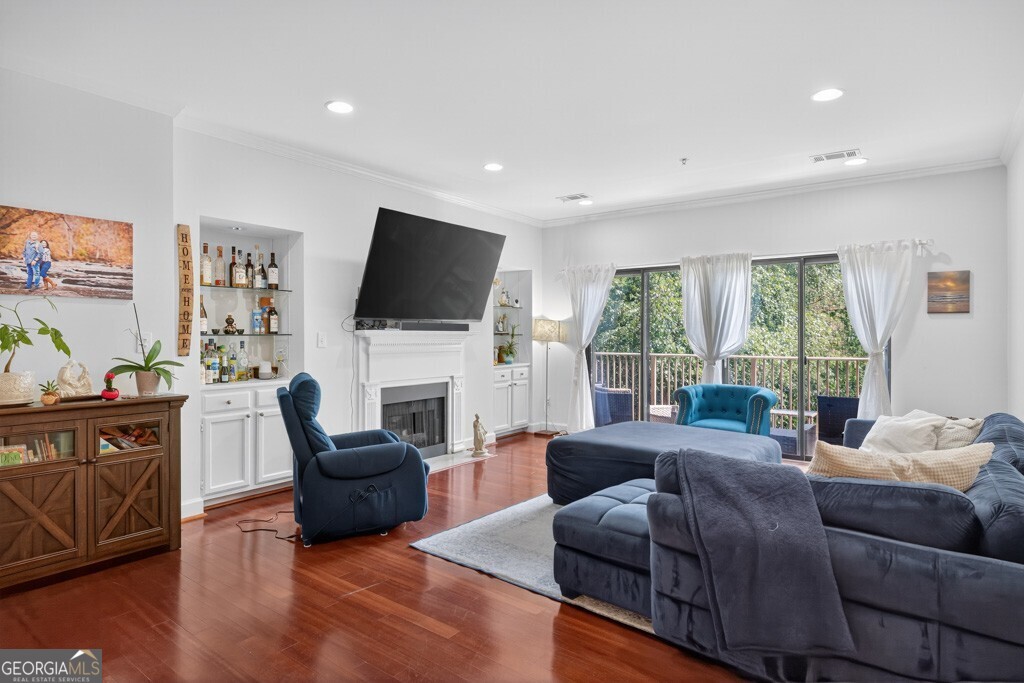 2865 Lenox RD NE 207