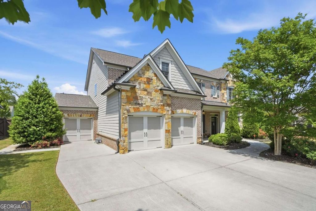 Photo of 340 Blackwell Bend, Alpharetta, GA 30004 (MLS # 10763438)