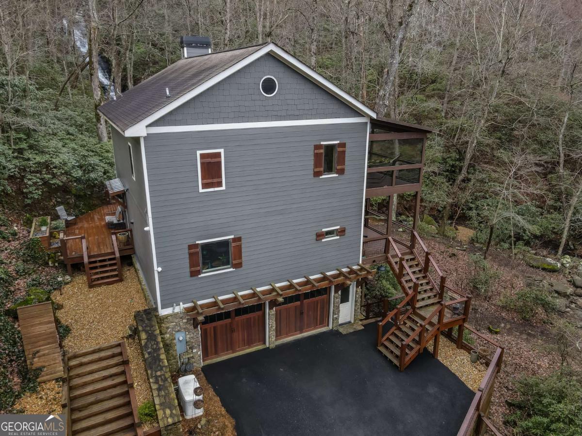 185 Huckleberry Cove RD