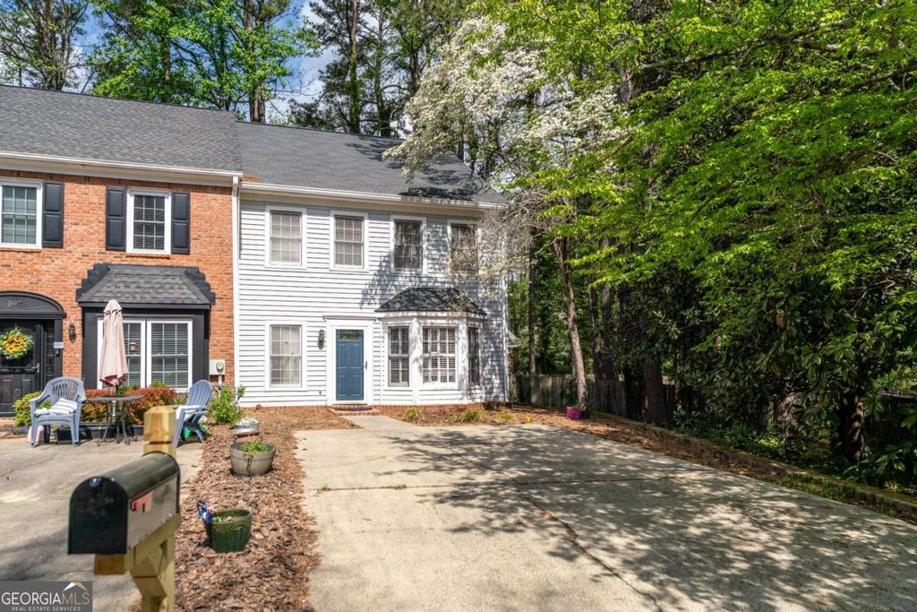 Photo of 599 SE Saint James Walk SE, Marietta, GA 30067 (MLS # 10726580)