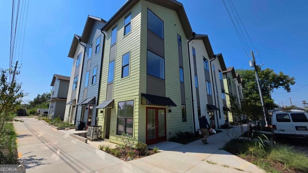 Photo of 1121 Allene Avenue SW #201, Atlanta, GA 30310 (MLS # 10875082)