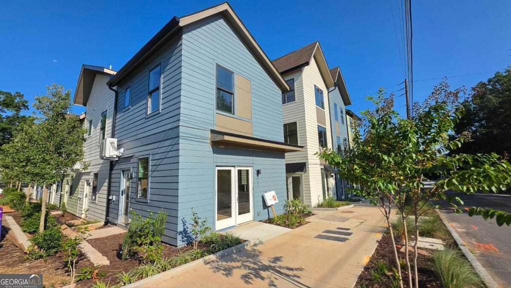 Photo of 1121 Allene Avenue SW #201, Atlanta, GA 30310 (MLS # 10875082)
