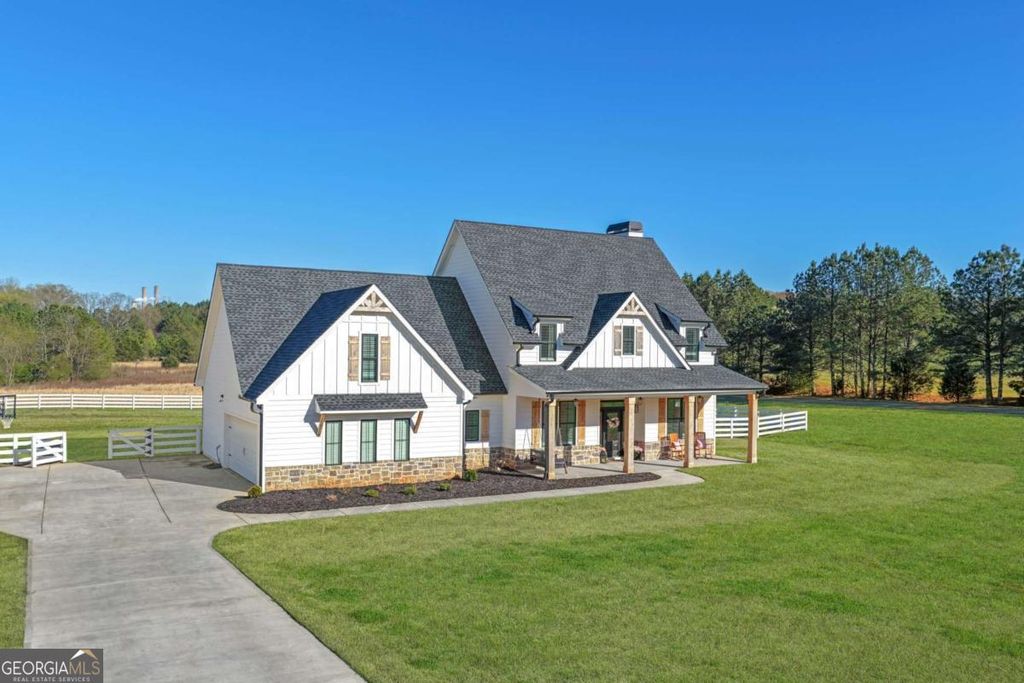 Photo of 28 Ravenfield Road, Taylorsville, GA 30178 (MLS # 10710281)