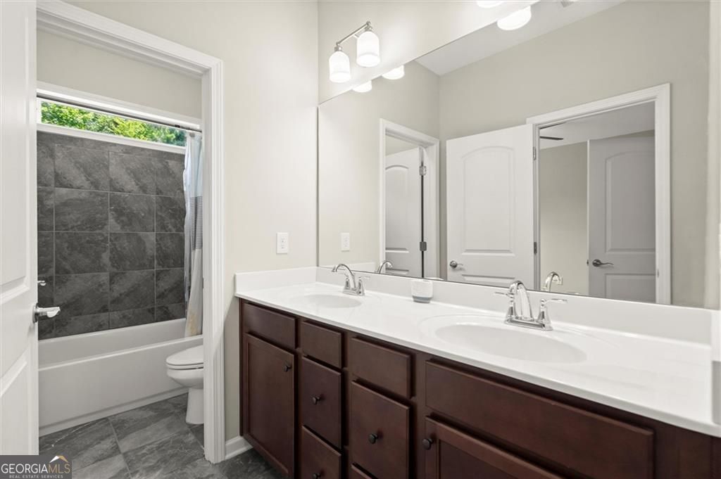 Lawrenceville, Georgia 30044, United States, 4 Bedrooms Bedrooms, ,3 BathroomsBathrooms,Residential,Active,238014