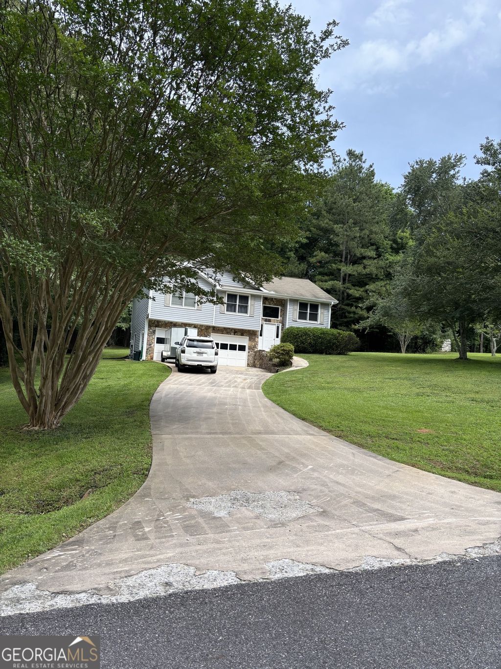 Photo of 38 Stonehedge Drive, Dawsonville, GA 30534 (MLS # 10777870)