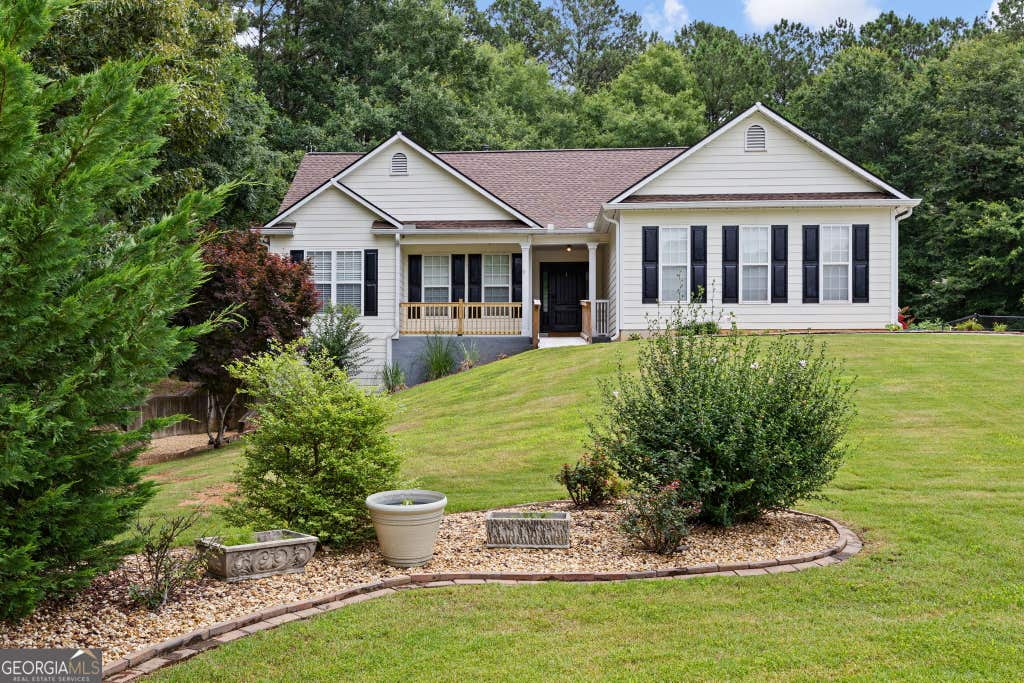 Photo of 9 CROSS POINTE Way, Hiram, GA 30141 (MLS # 10817108)