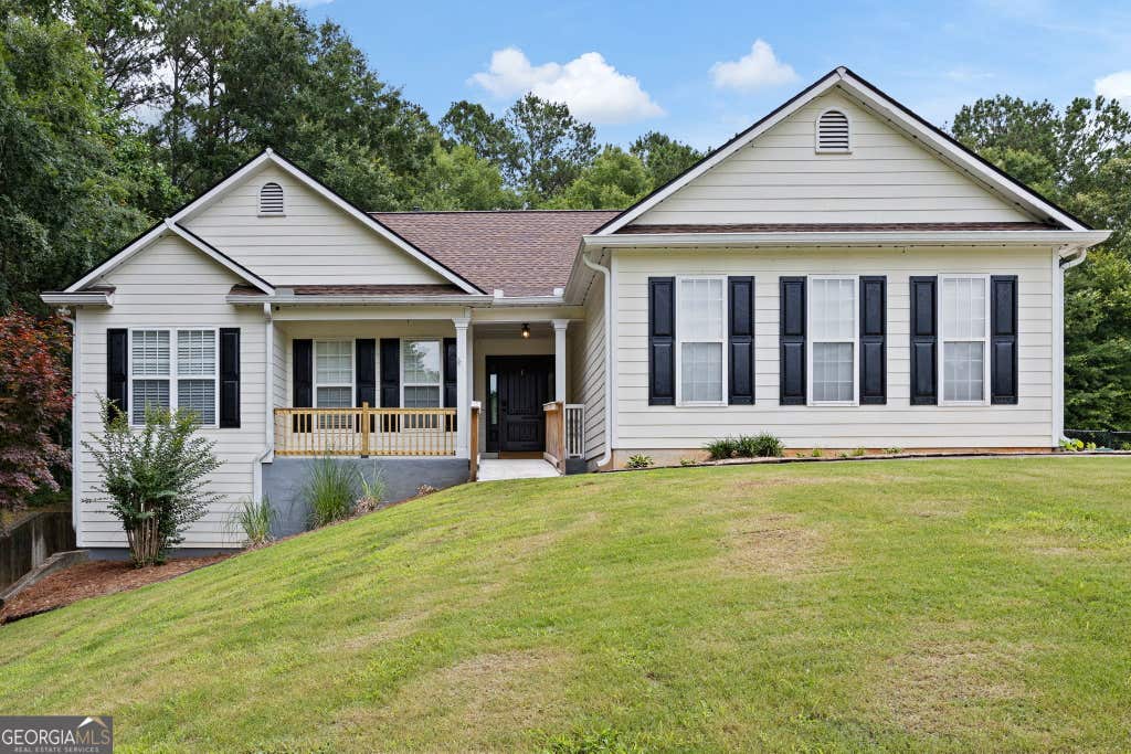 Photo of 9 CROSS POINTE Way, Hiram, GA 30141 (MLS # 10817108)