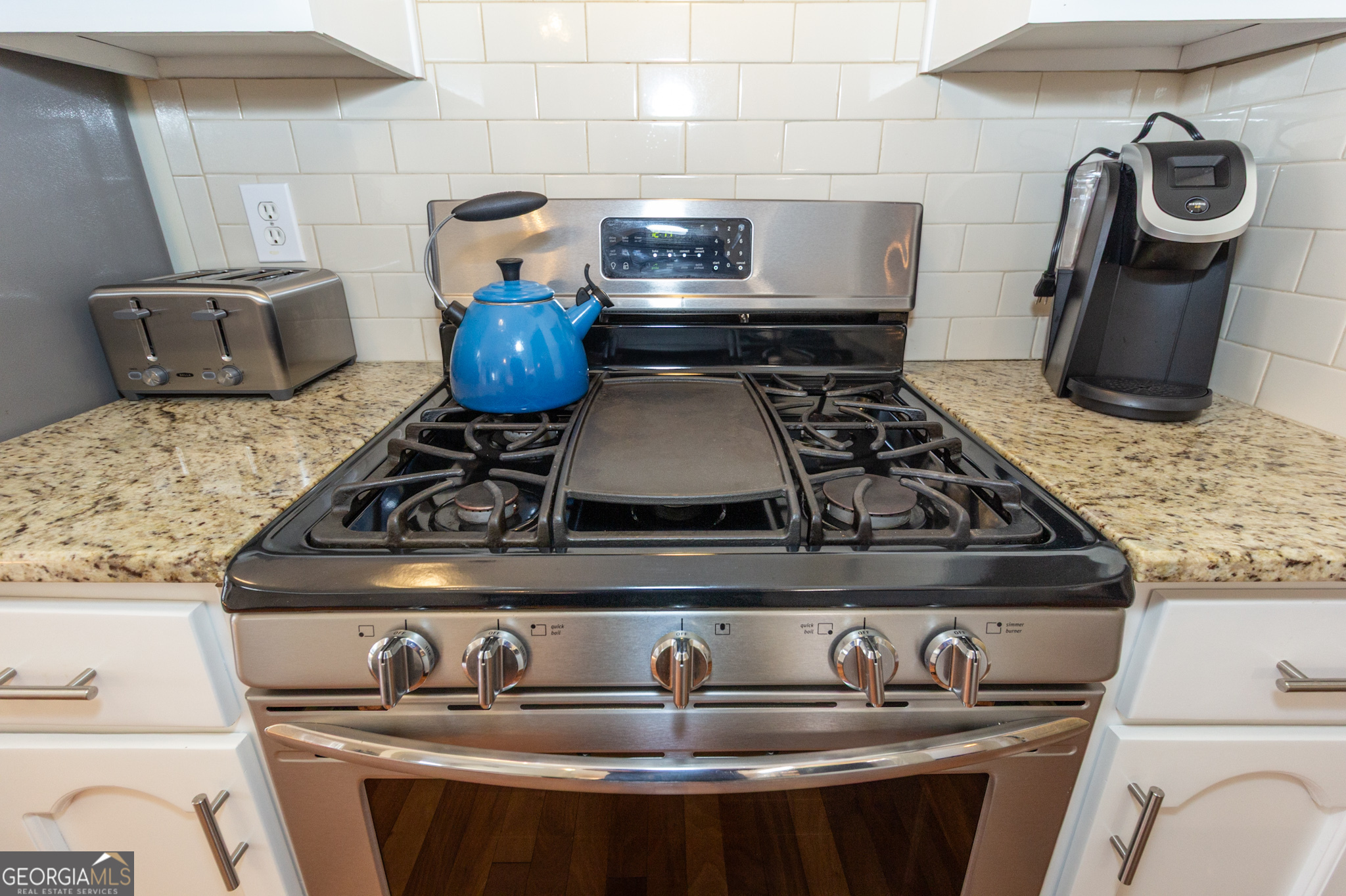 Fayetteville, Georgia 30215, United States, 4 Bedrooms Bedrooms, ,2 BathroomsBathrooms,Residential,Pending,745