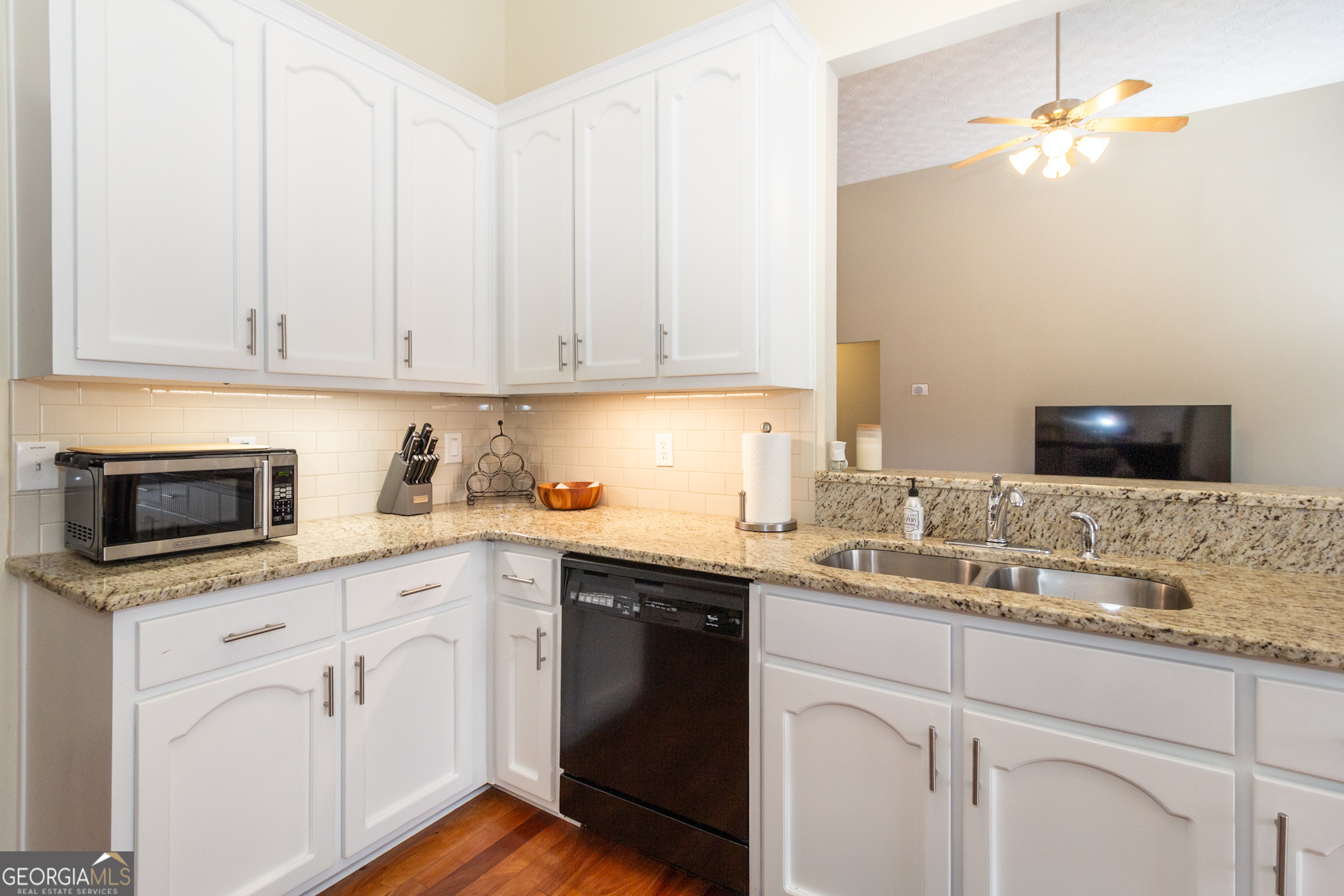 Fayetteville, Georgia 30215, United States, 4 Bedrooms Bedrooms, ,2 BathroomsBathrooms,Residential,Pending,745