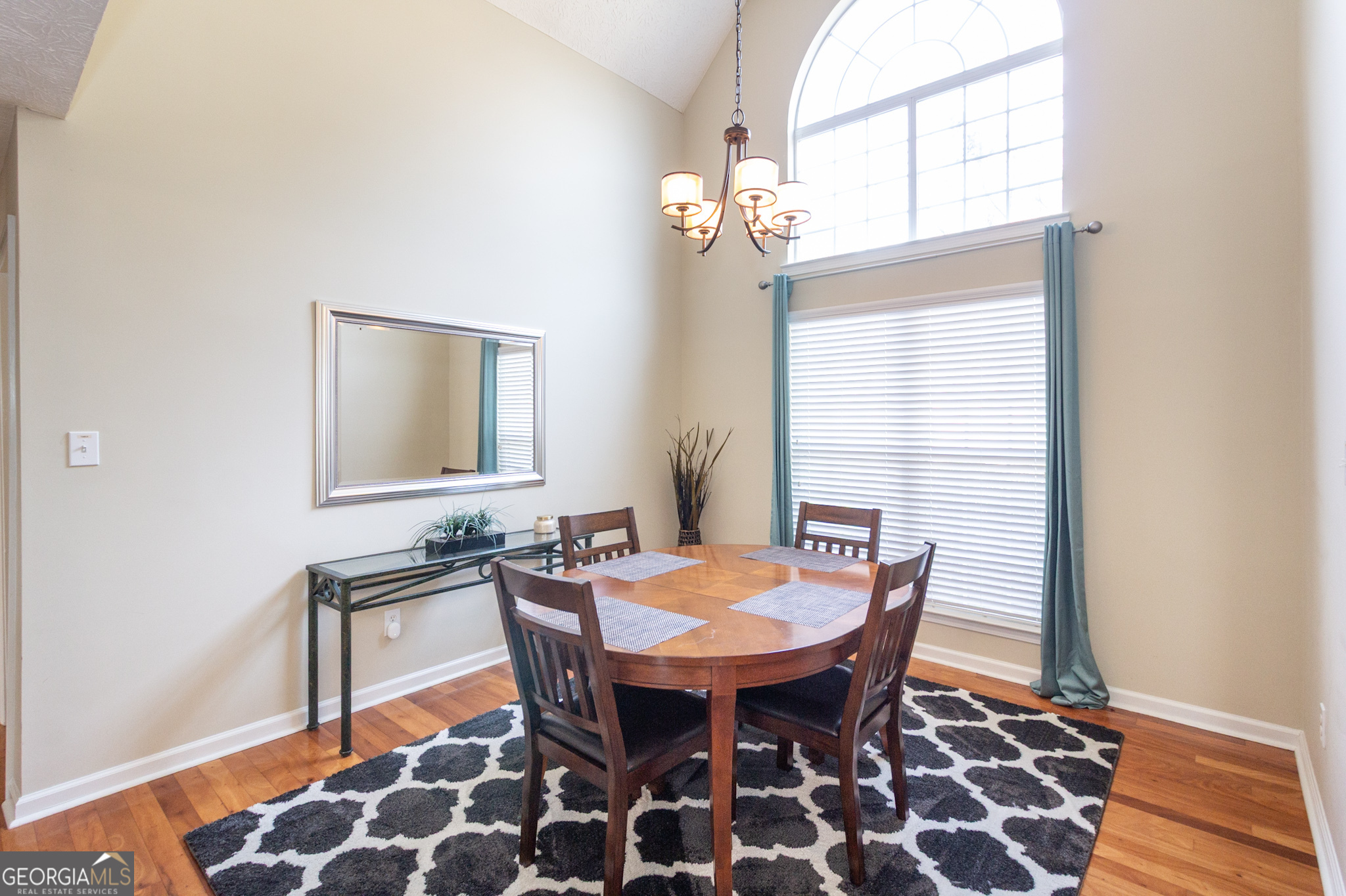 Fayetteville, Georgia 30215, United States, 4 Bedrooms Bedrooms, ,2 BathroomsBathrooms,Residential,Pending,745