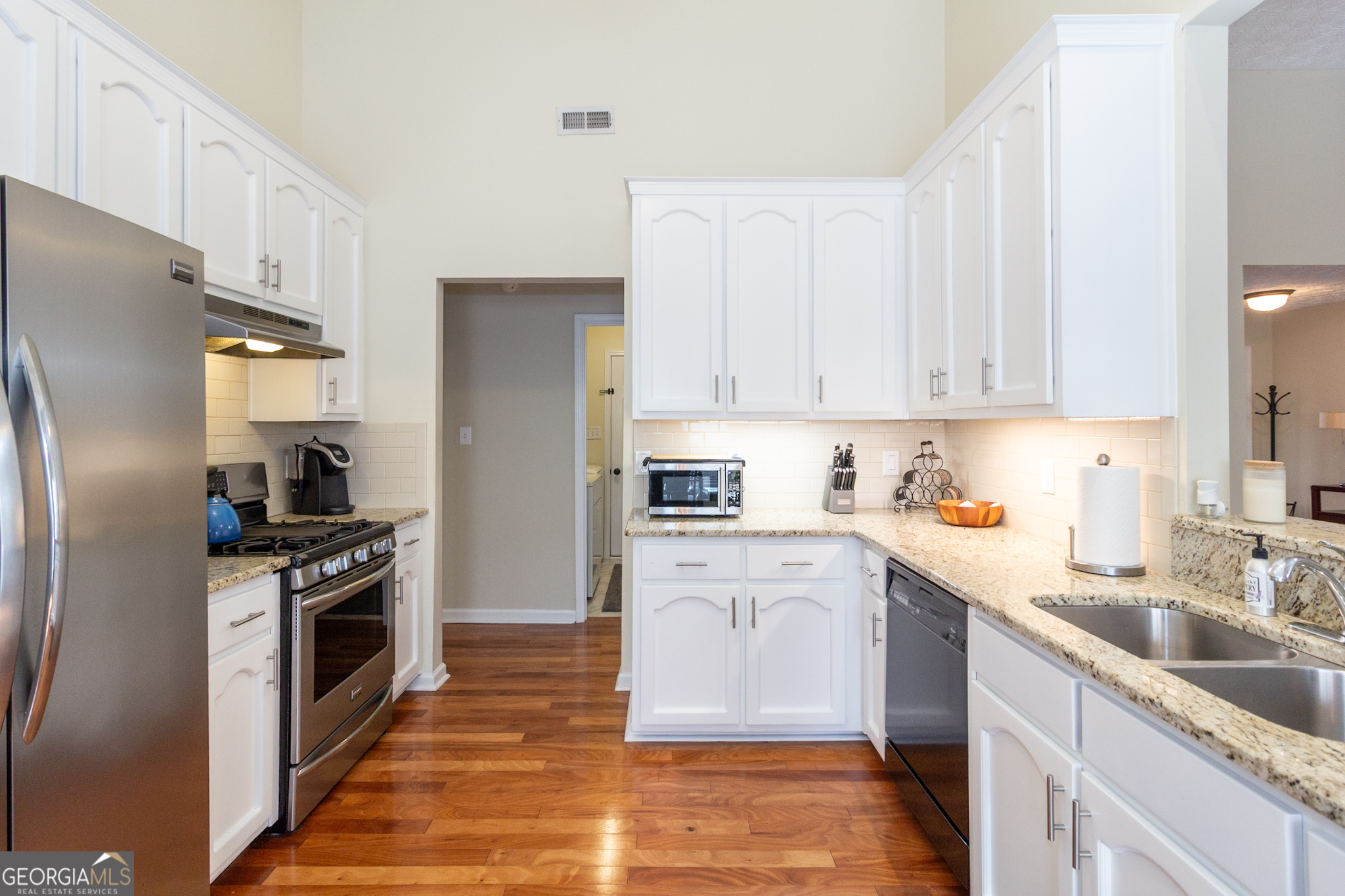 Fayetteville, Georgia 30215, United States, 4 Bedrooms Bedrooms, ,2 BathroomsBathrooms,Residential,Pending,745