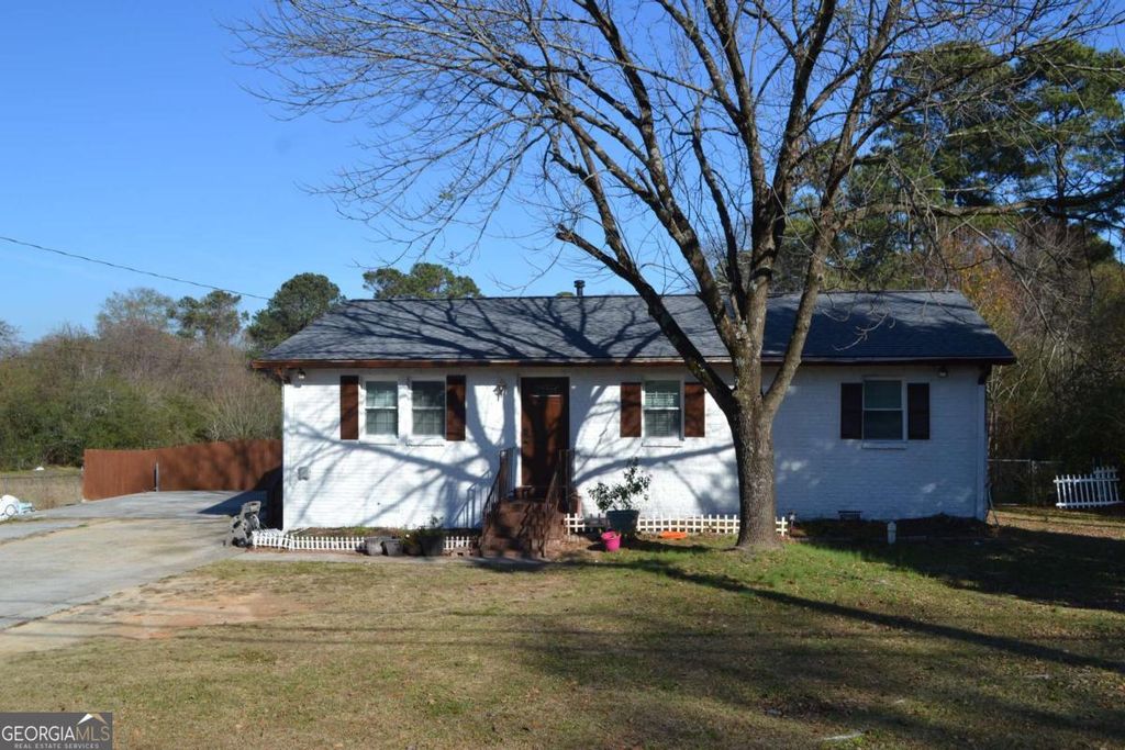 Photo of 555 Lee Byrd Road, Loganville, GA 30052 (MLS # 10657690)